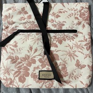 GUCCI Bloom Beauty Fabric Pouch Clutch